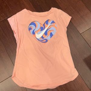 Girls 6x Nike tee